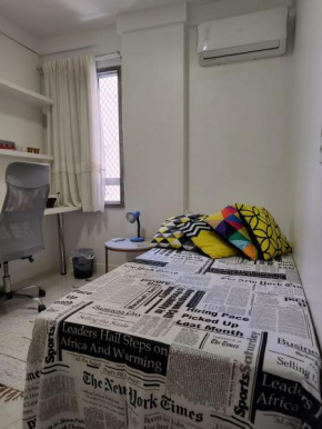 Hostel for One com quarto de solteiro e banheiro privativos